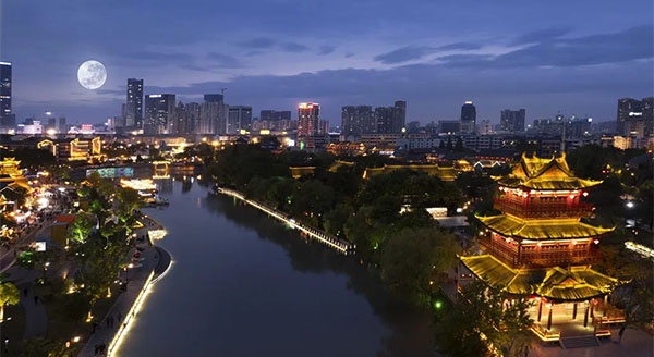 乘游船送月餅、賞月逛夜經濟，這個中秋就來里運河過吧~